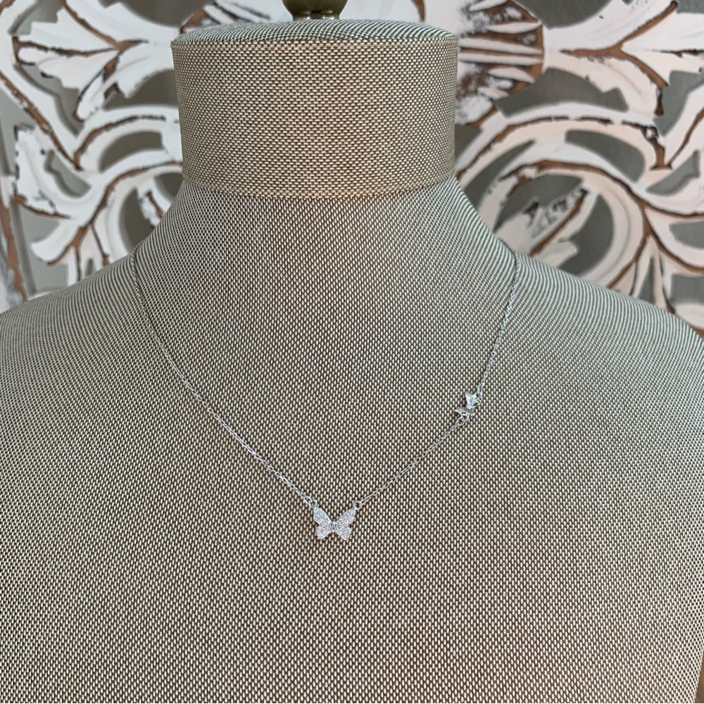 FLASH SALE! New sterling silver butterfly pendant necklace - Picture 3 of 5